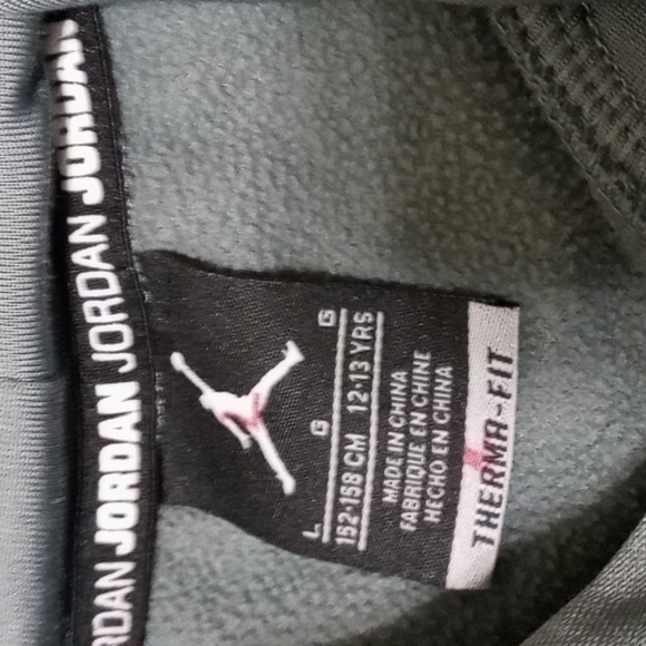 Air Jordan pullover hoodie, kids L, black gray yellow - Picture 4 of 5